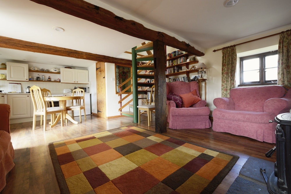 Barn Cottage — 4-Star Luxury Hotel in Brecon, United Kingdom