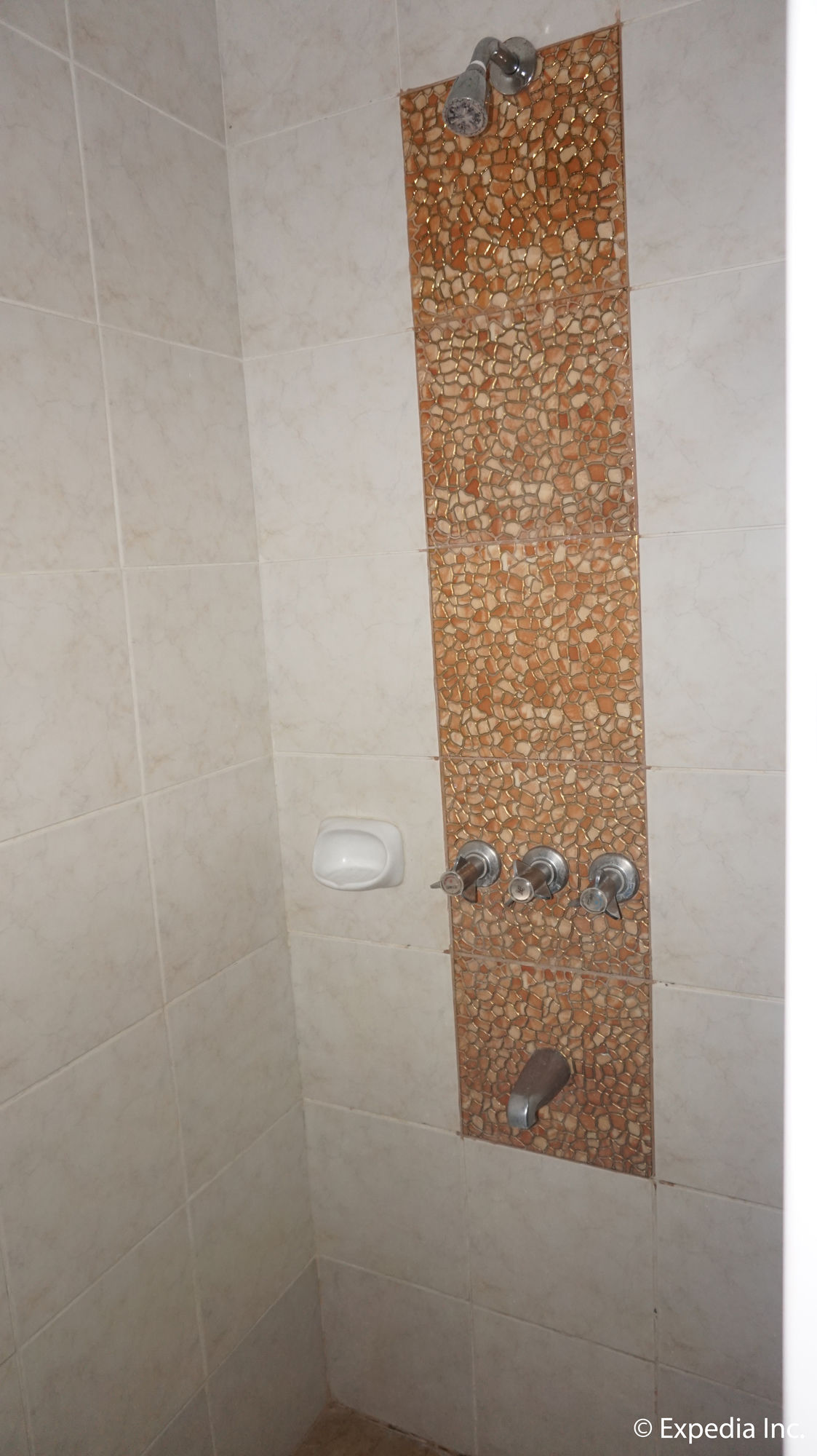 Vanna Hotel — Angeles City — photo 3