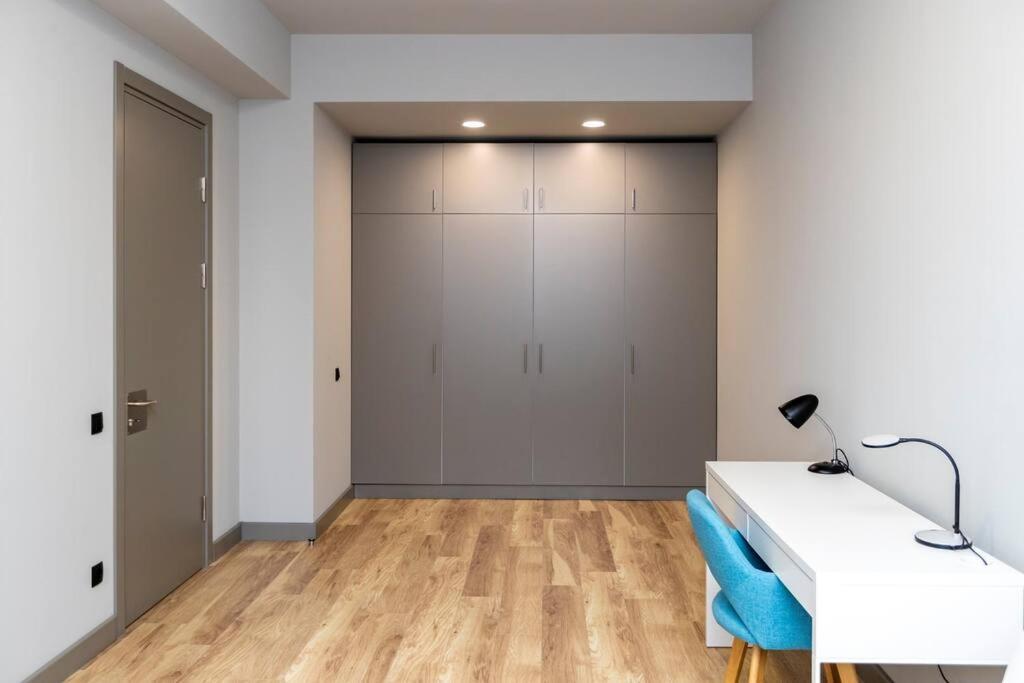 Comfortable 1BR Apartment in Central Vake by Wehost