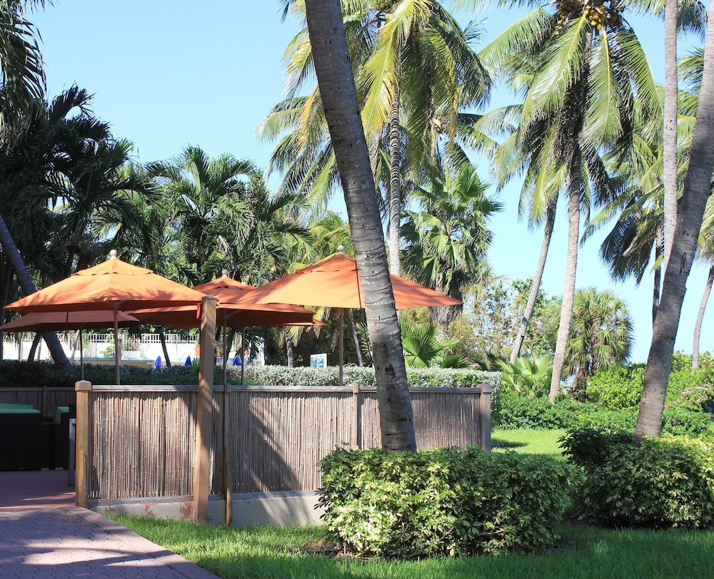 Holiday Inn Miami Beach Oceanfront by IHG - photo 16