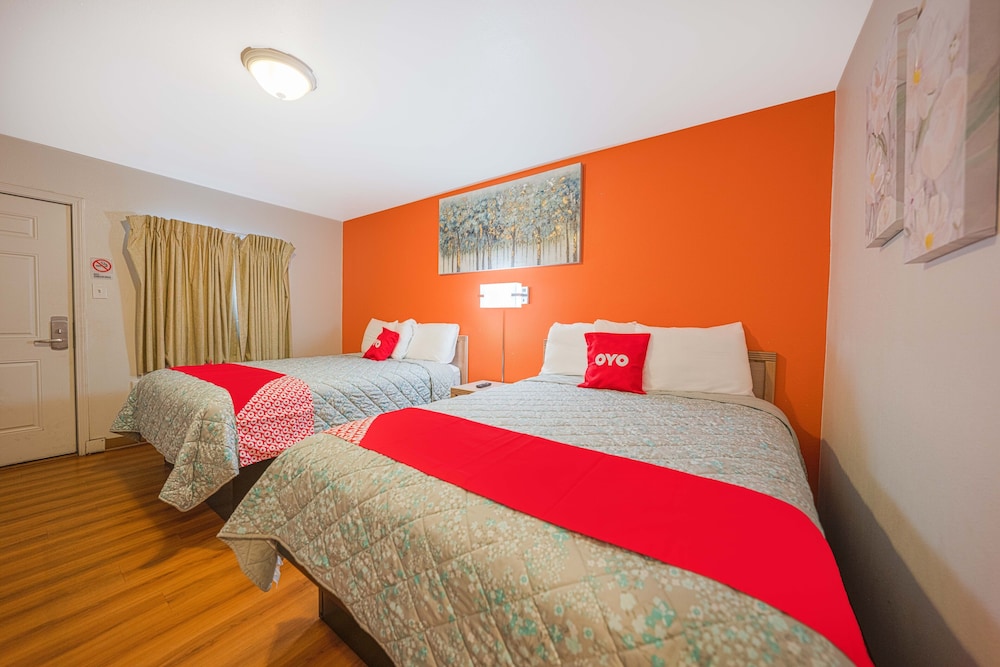Royal Gateway Motel By OYO - photo 26