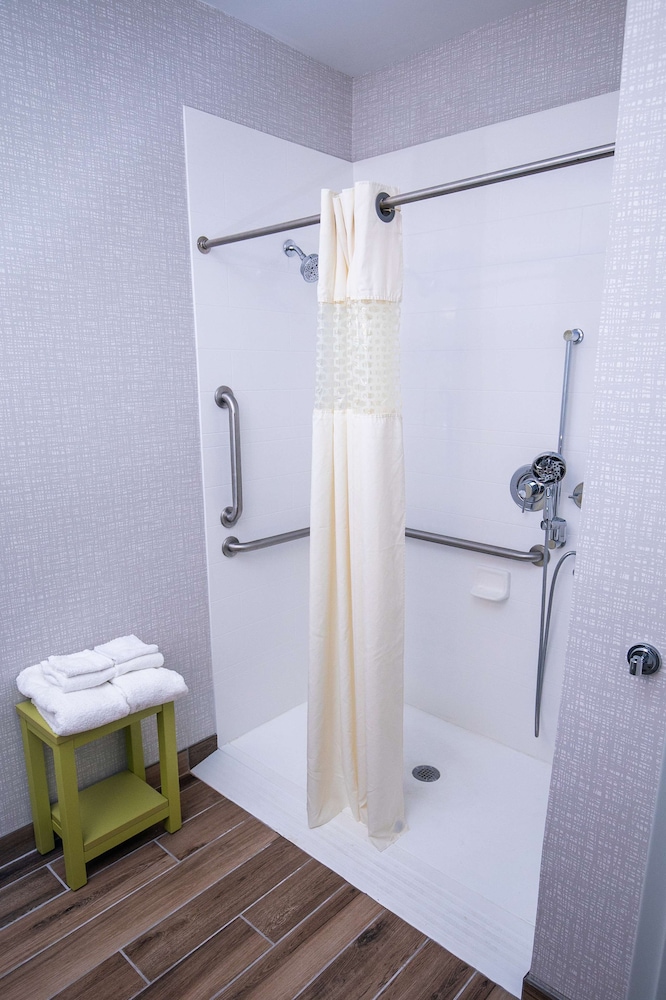 Hampton Inn Pickwick Dam At Shiloh Falls - photo 29