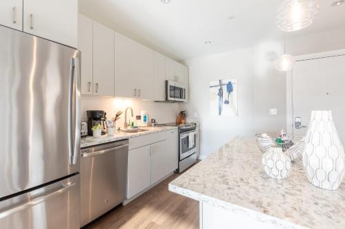 Luxury Apt Downtown Seaport — 4-Star Luxury Hotel in Boston, United States
