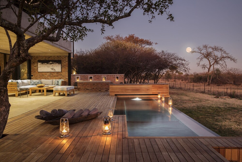 Nako Safari Lodge — 4-Star Luxury Hotel in Cullinan, South Africa