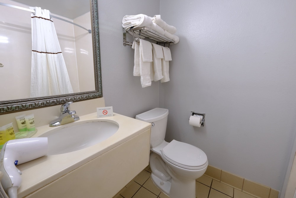 M star Hotel Searcy - photo 16