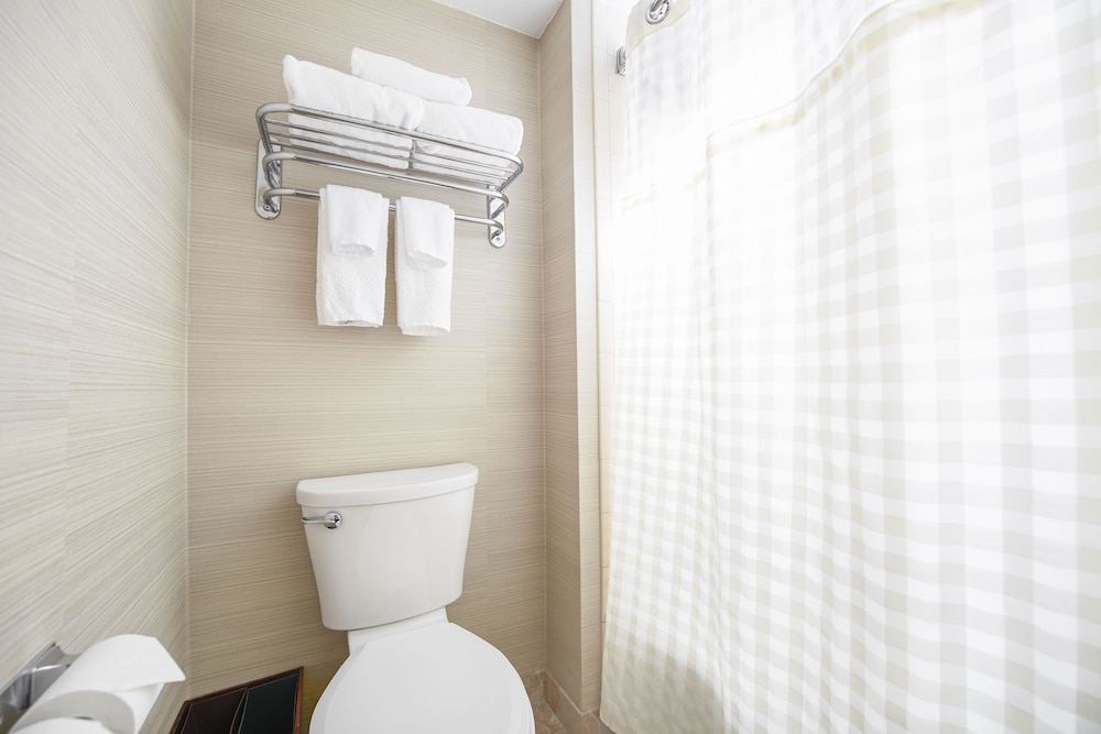 DoubleTree Suites by Hilton Hotel Cincinnati Blue Ash - photo 26