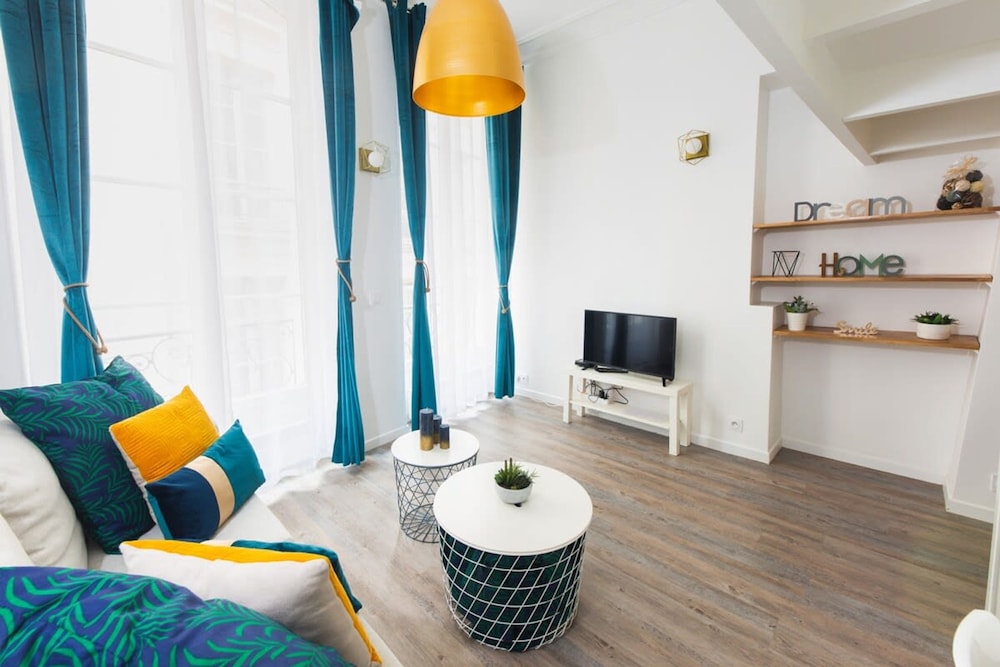 Le Loft Latin New Apt — 4-Star Luxury Hotel in Paris, France