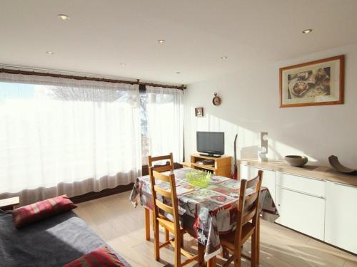 Residence Les Gemeaux 4pers Alpe D'huez Pied Des Pistes — 4-Star Luxury Hotel in Huez, France