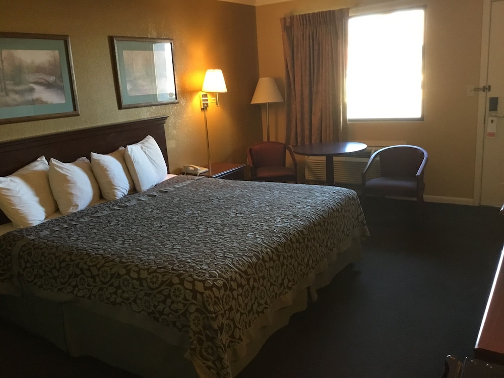 Travel Inn North Little Rock - photo 9