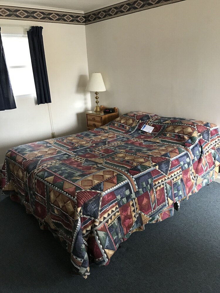 Chieftain Motel - photo 10