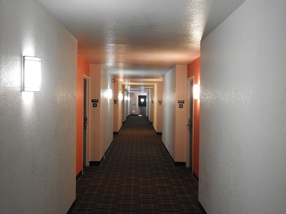 Motel 6 Lincoln NE Airport - photo 30