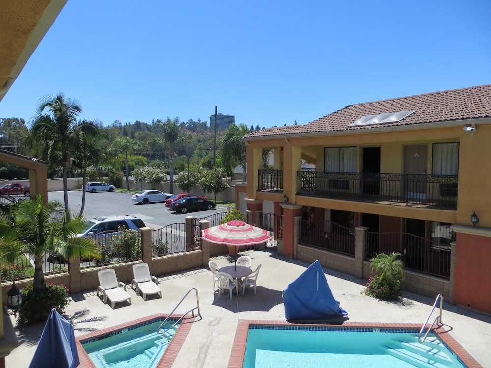 Azusa Inn Motel - photo 23