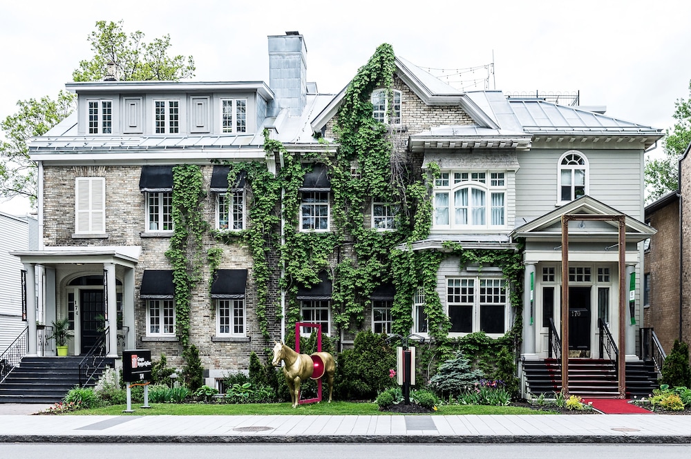 C3 Hotel art de vivre in Quebec, Canada