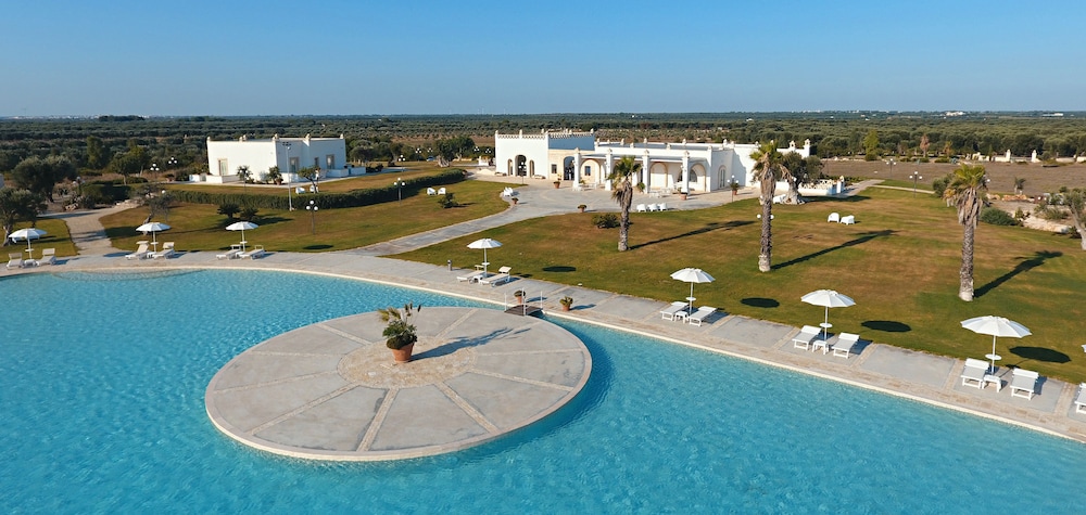 Masseria celidonia resort & relax — hotel in Lizzano