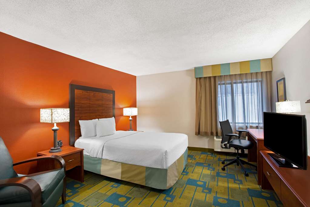 La Quinta Inn by Wyndham Auburn Worcester - photo 17