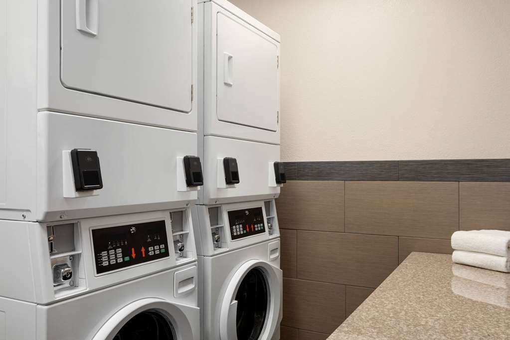 La Quinta Inn & Suites by Wyndham Oxford Anniston - photo 45