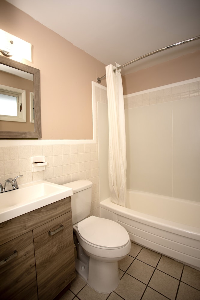 Budget Inn Syracuse Airport - photo 26