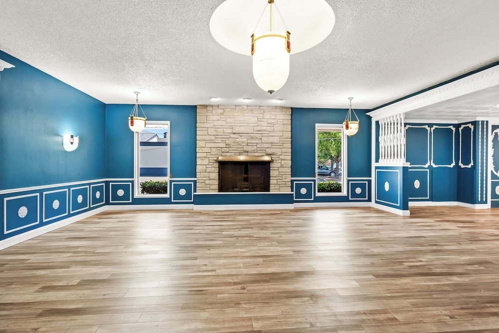 HomeTowne Studios by Red Roof Yuba City Bonanza Marysville - photo 46
