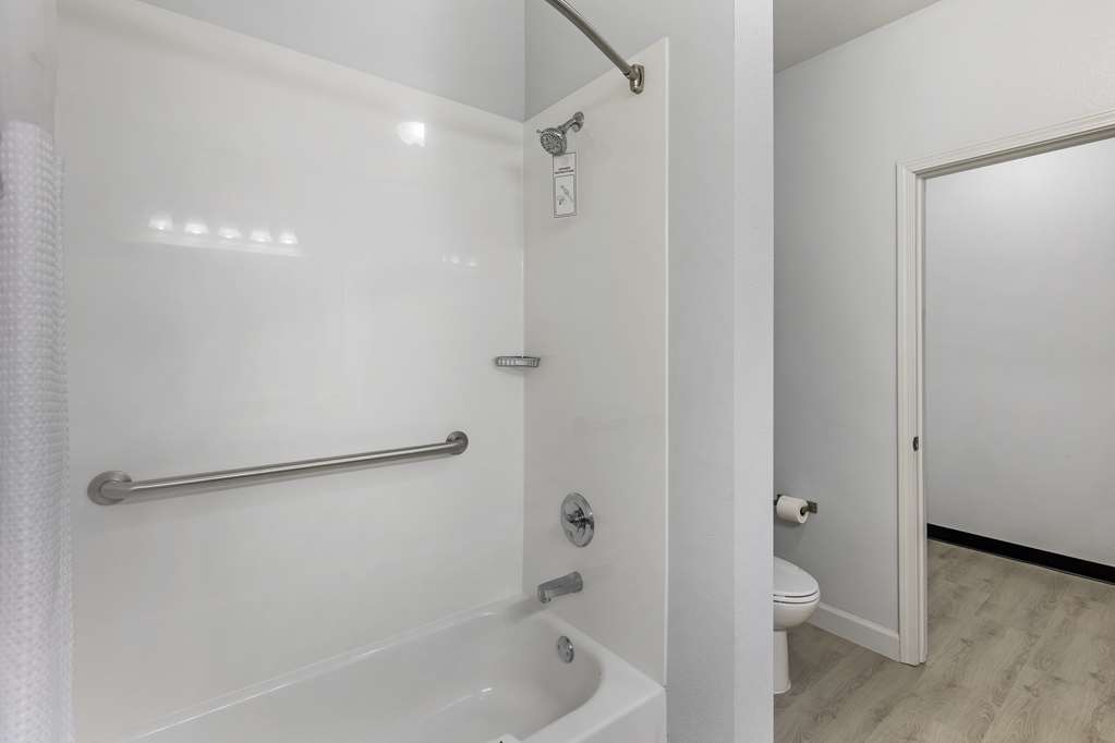 Best Western Plus MidAmerica Hotel - photo 34