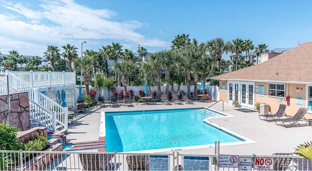 No Worries Beautiful 2 bed 2 bath at The Palms Great Location and Amenities Galore - photo 3