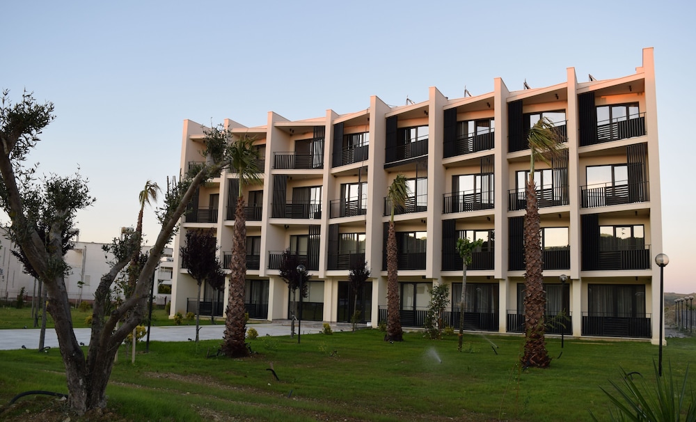 Amber Hotel Albania — Kryevidh