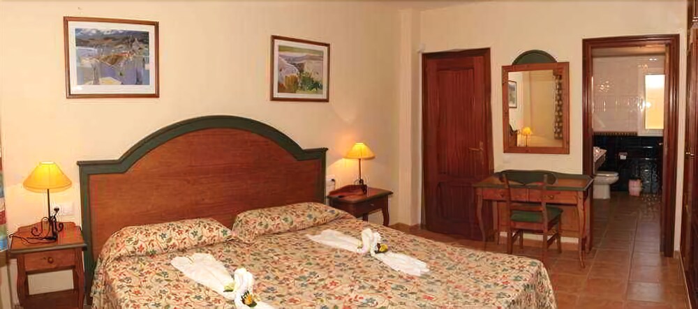 Villas Chemas Las Pergolas III — 4-Star Luxury Hotel in Corralejo, Spain