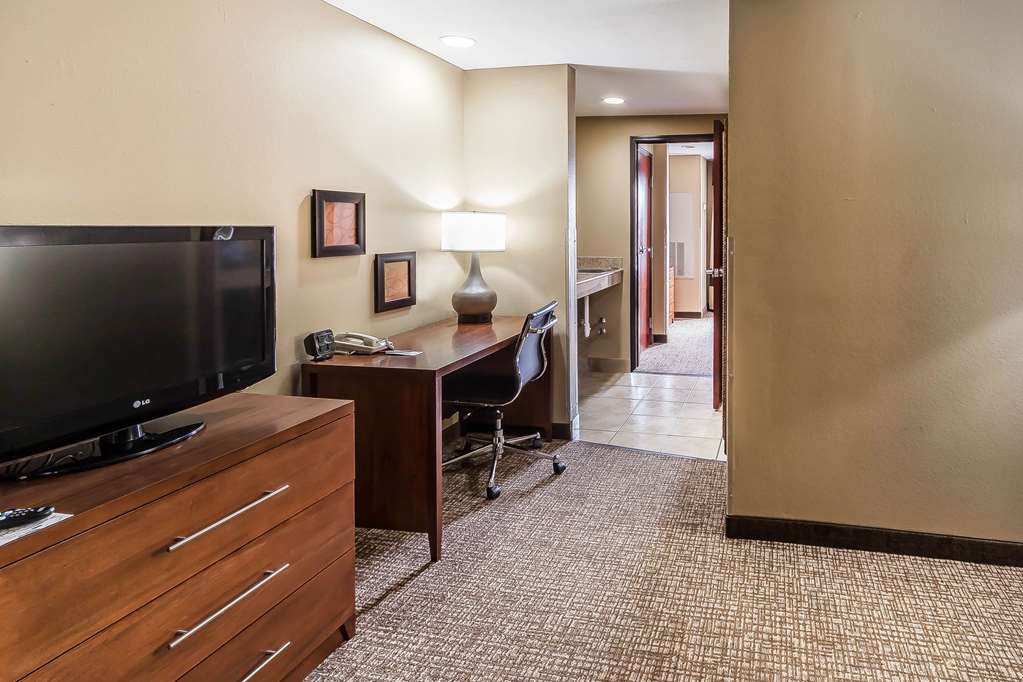 Comfort Suites Yukon SW Oklahoma City - photo 16