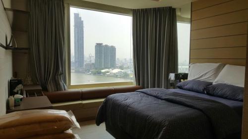 Watermark Chaophraya River Condo