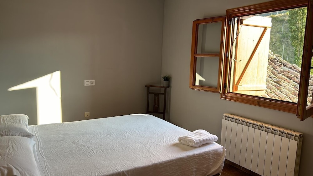 Posada Rural Os Tablaus pet-friendly hotel Longas