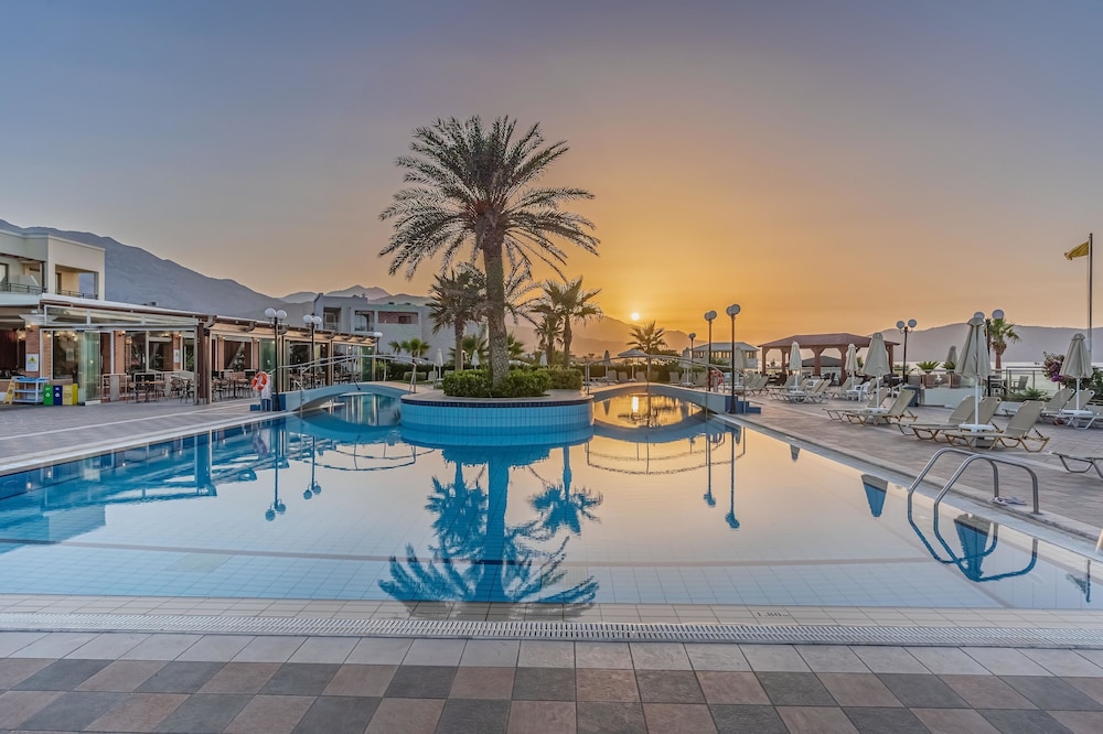 Hydramis Palace Beach Resort in Georgioupolis, Greece