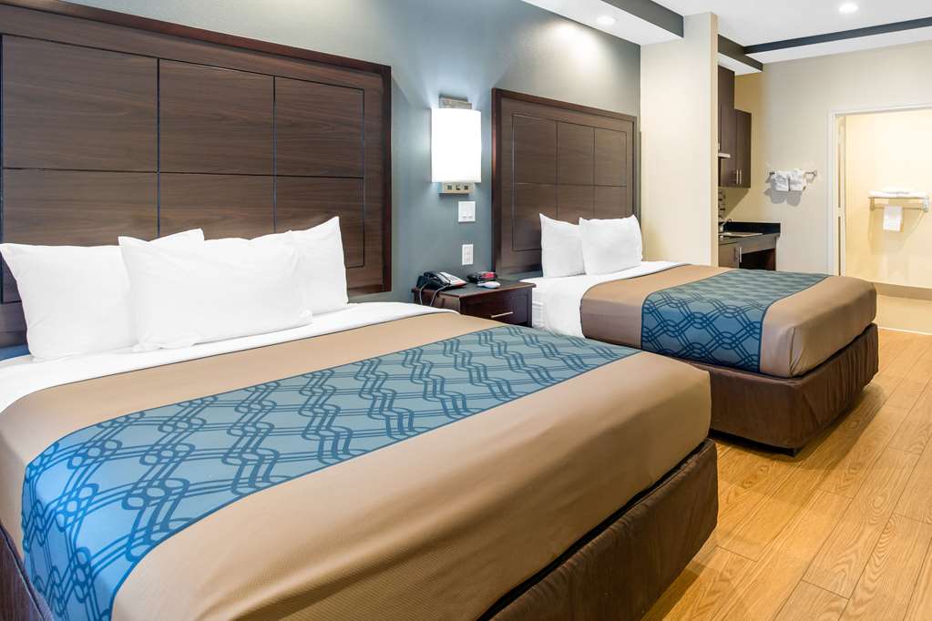 Econo Lodge Inn & Suites Houston Willowbrook - photo 16