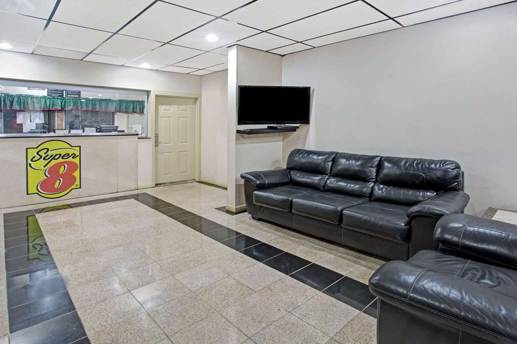 Super 8 by Wyndham Suwanee - photo 4
