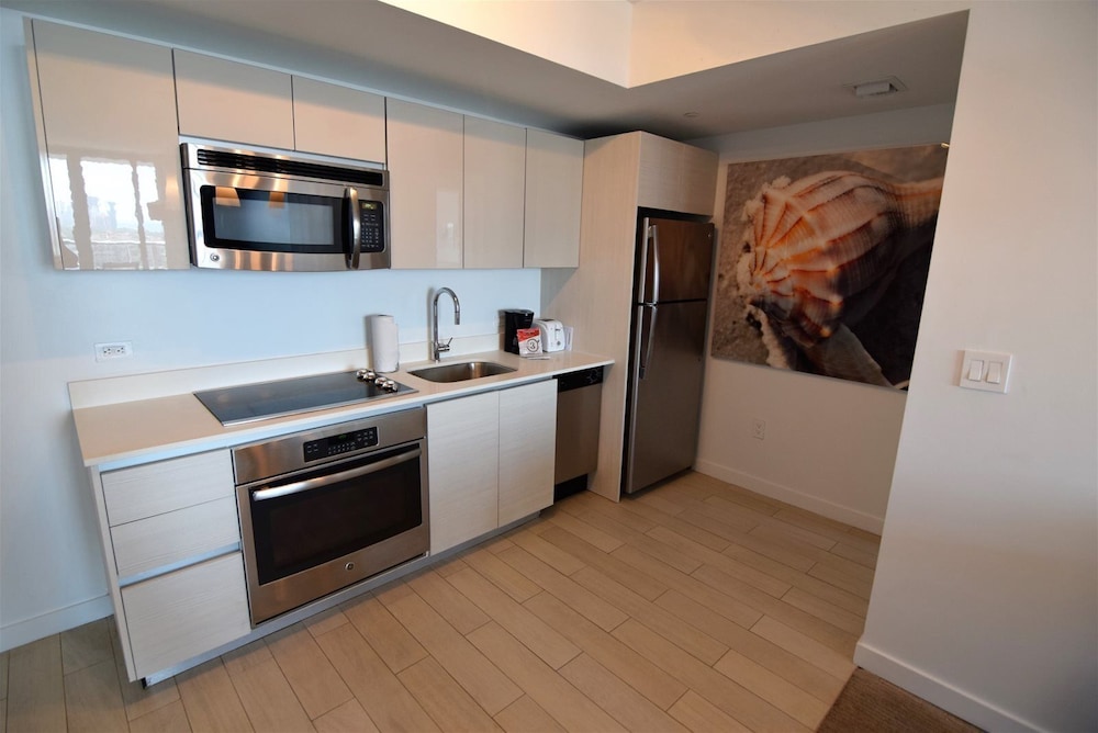 Stuning Ocean View 3 Bed 3 Bath Across The Beach @ Beachwalk - photo 10