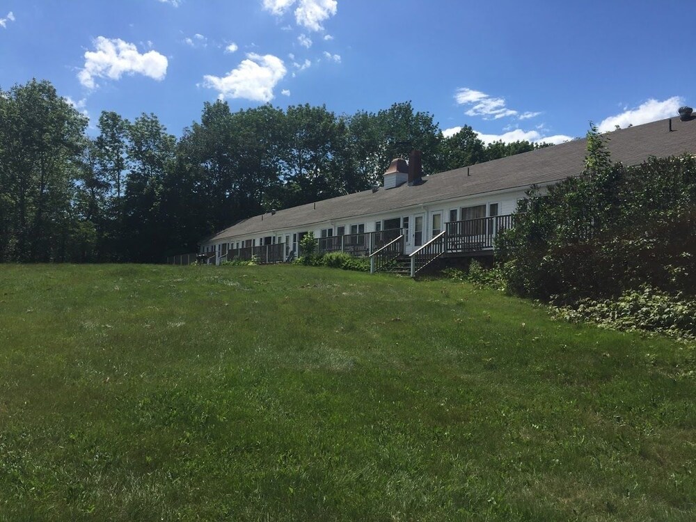 Eden Village Motel & Cottages - photo 14