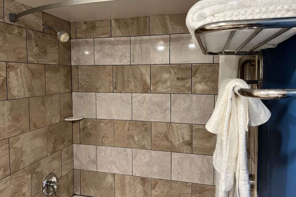 Econo Lodge Louisville East - photo 3