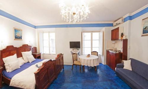 1 Bed Sleeps 2 Centre of Old Town w Wifi