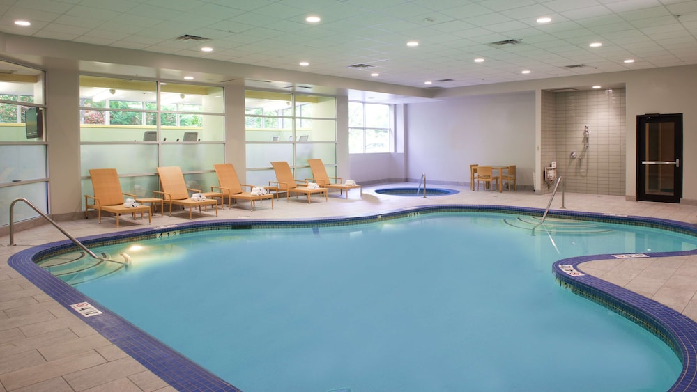 Embassy Suites by Hilton Seattle Bellevue - photo 35