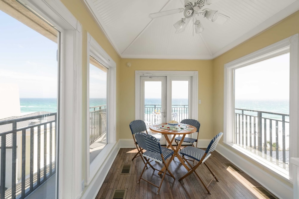 Promenade by Avantstay Beach Front Mansion w Breathtaking Views & Pool - photo 17