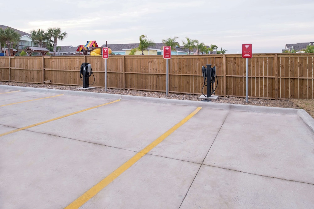 Hampton Inn & Suites Port Aransas - photo 35