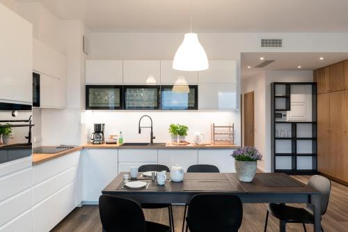 ShortStayPoland Kolejowa — 4-Star Luxury Hotel in Warsaw, Poland
