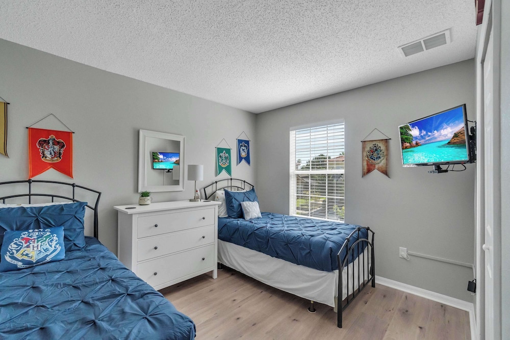 Create Lasting Magical Memories Resort Home for 8 - photo 2
