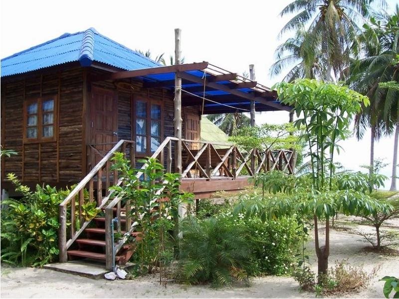 Oceanus Resort - carbon neutral hotel in Ko Pha Ngan