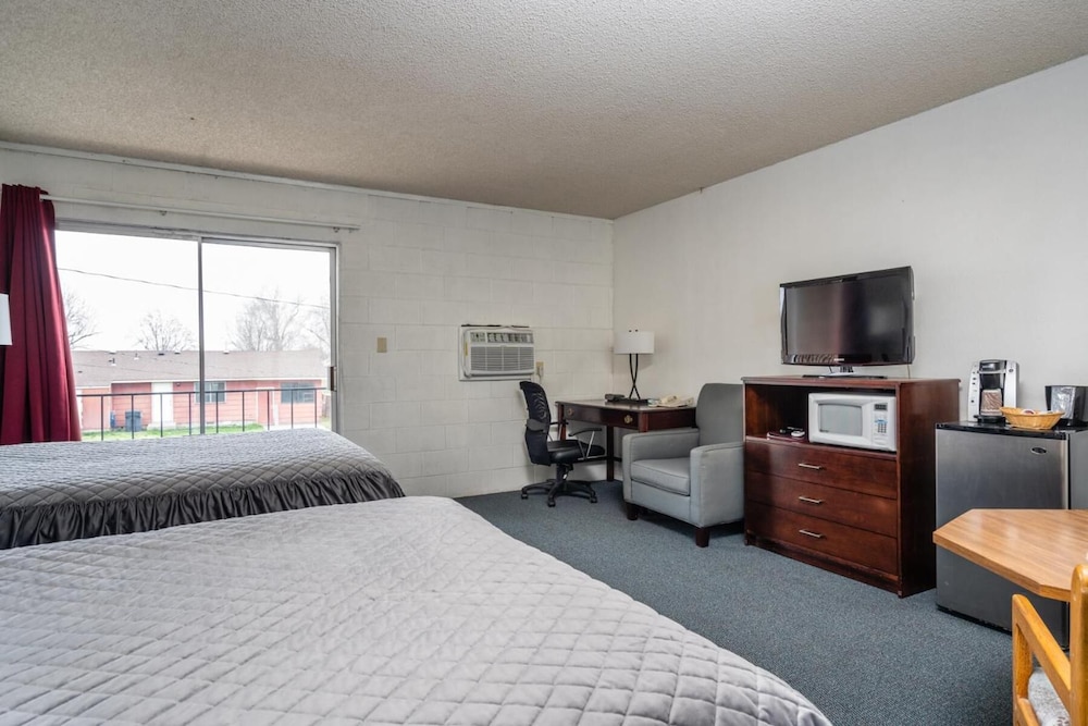 M&M Motel - photo 16