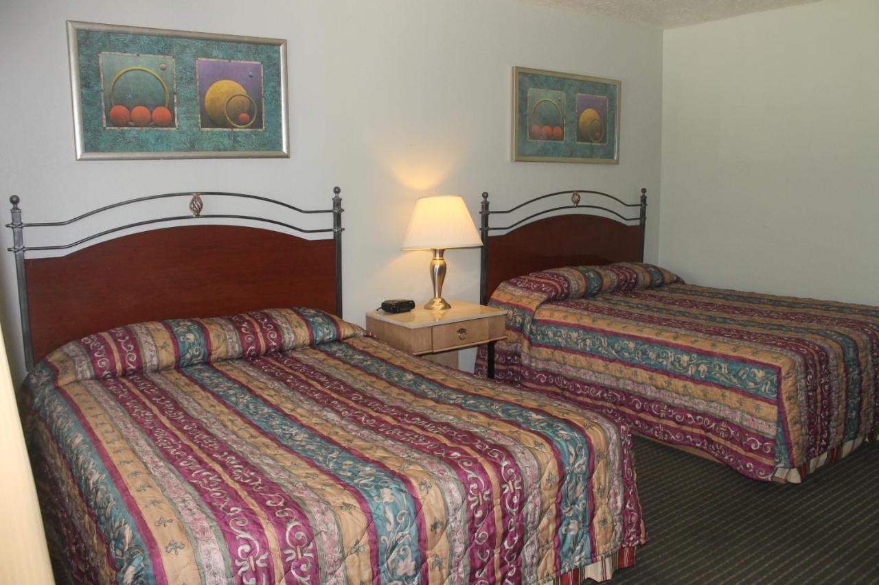 Golden Chain Motel - photo 3