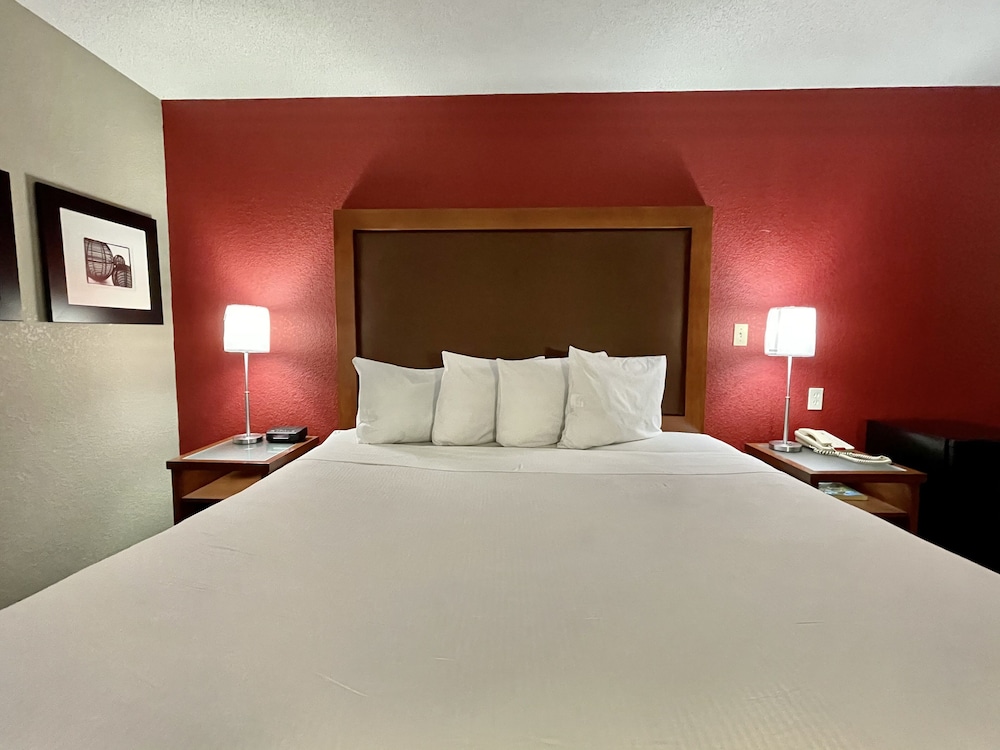 Baymont by Wyndham Fort Wayne Northwest - photo 12