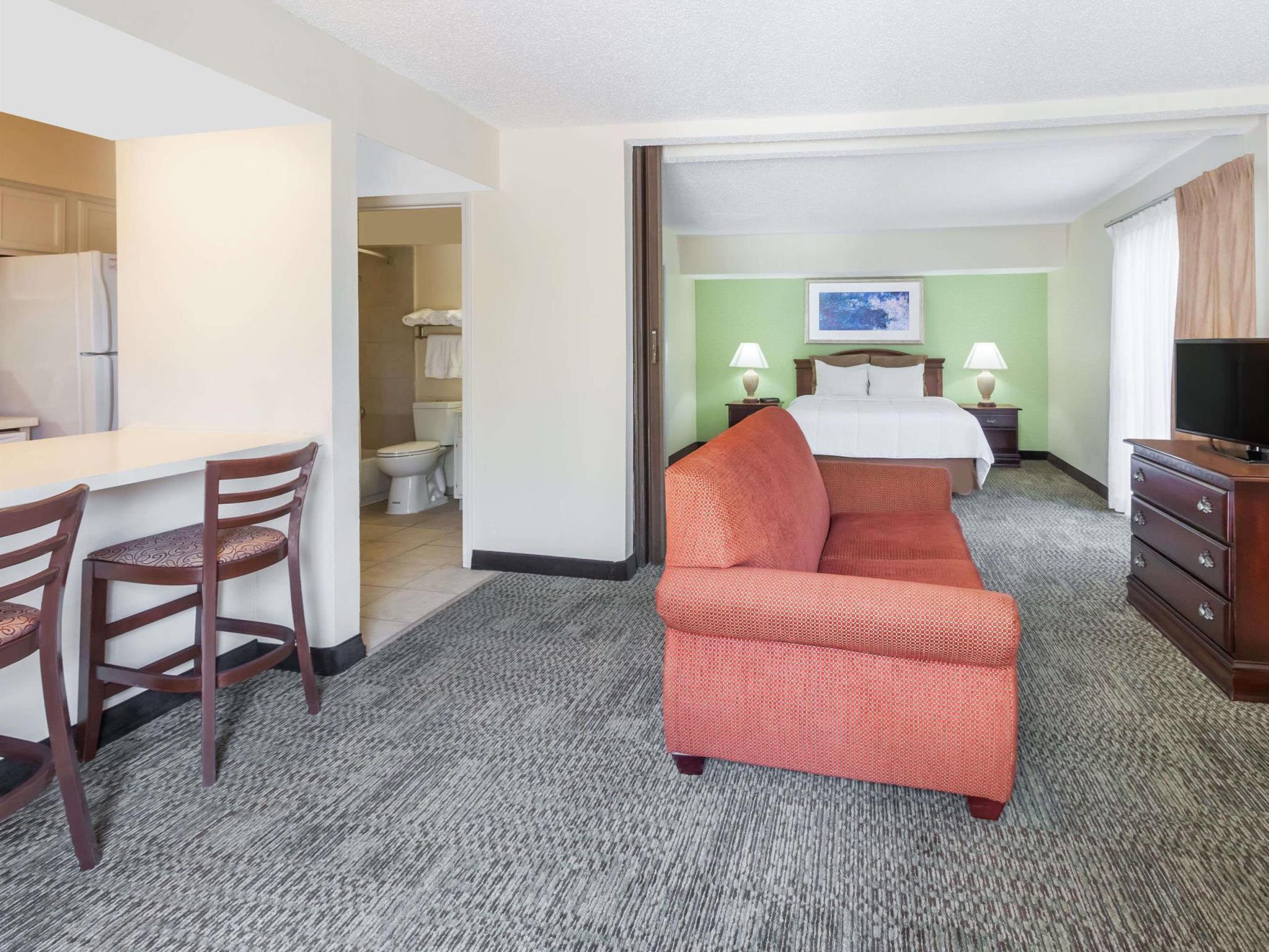 Hawthorn Extended Stay by Wyndham Dallas - photo 11