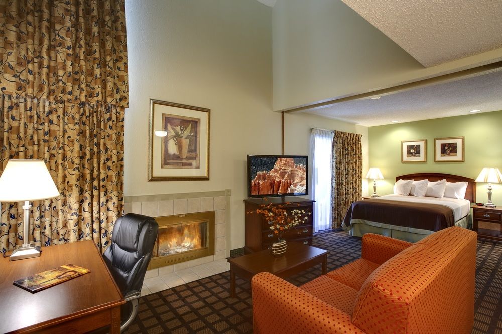 Orangewood Suites Hotel - photo 13