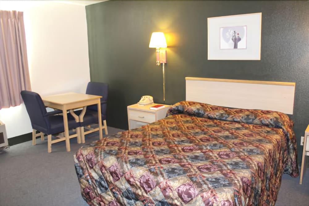 Goodnite Inn and Suites - photo 5