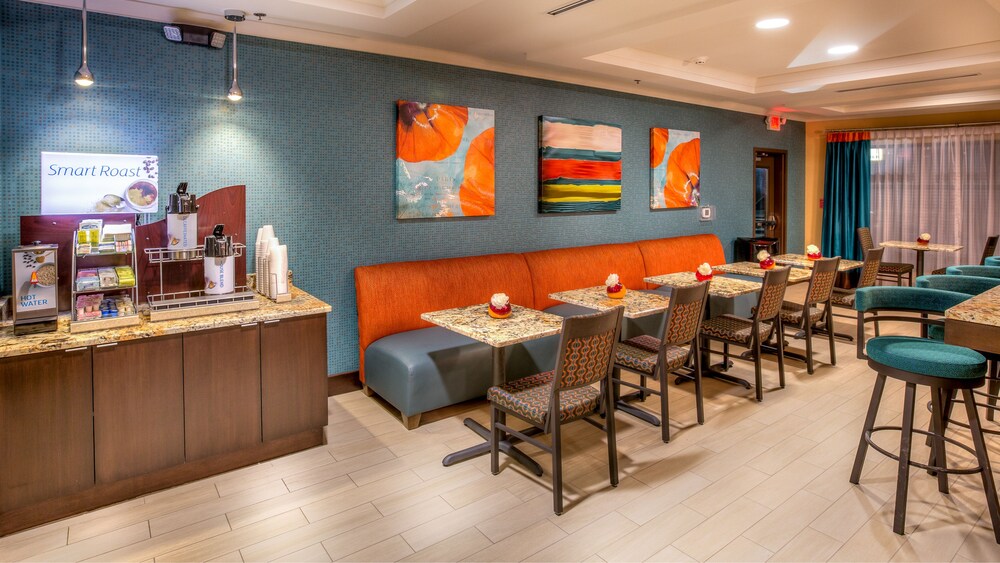 Holiday Inn Express Wichita South by IHG - photo 29
