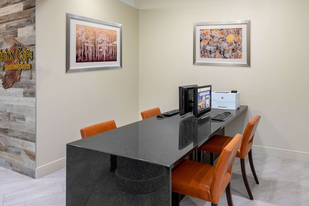 DoubleTree by Hilton Denver Aurora - photo 34